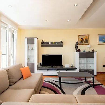 Top Class Seaview Apartment ˝Ornela˝ * Split