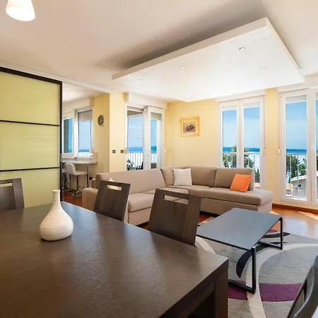 Top Class Seaview Apartment ˝Ornela˝ * Split