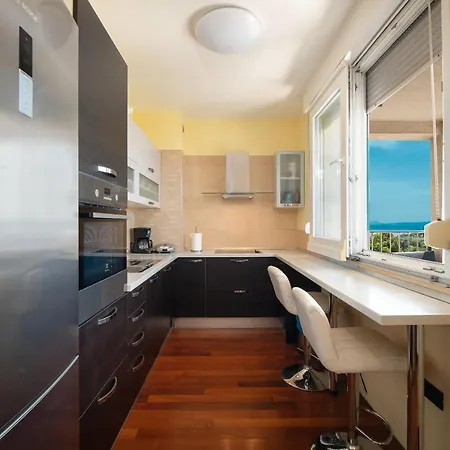 Daire Top Class Seaview Apartment ˝Ornela˝ *