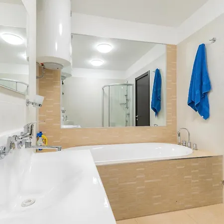 Top Class Seaview Apartment ˝Ornela˝ Daire Split