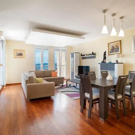 Top Class Seaview Apartment ˝Ornela˝ Split