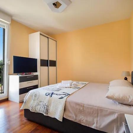 Top Class Seaview Apartment ˝Ornela˝ * Split